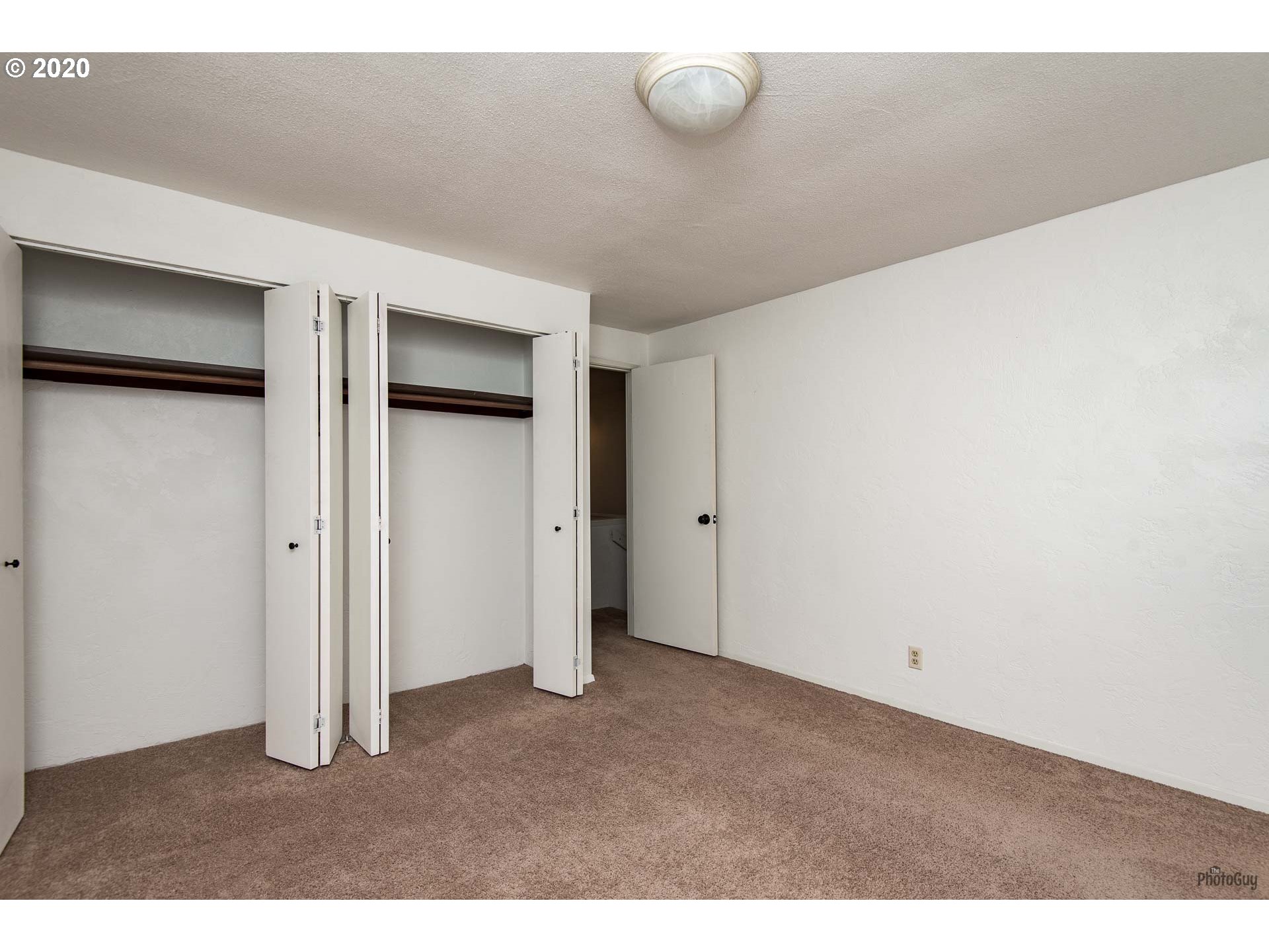 4429 Fox Hollow Road, Unit 2 Eugene, OR 97405 - Photo 21 of 27 Gallery Image 21