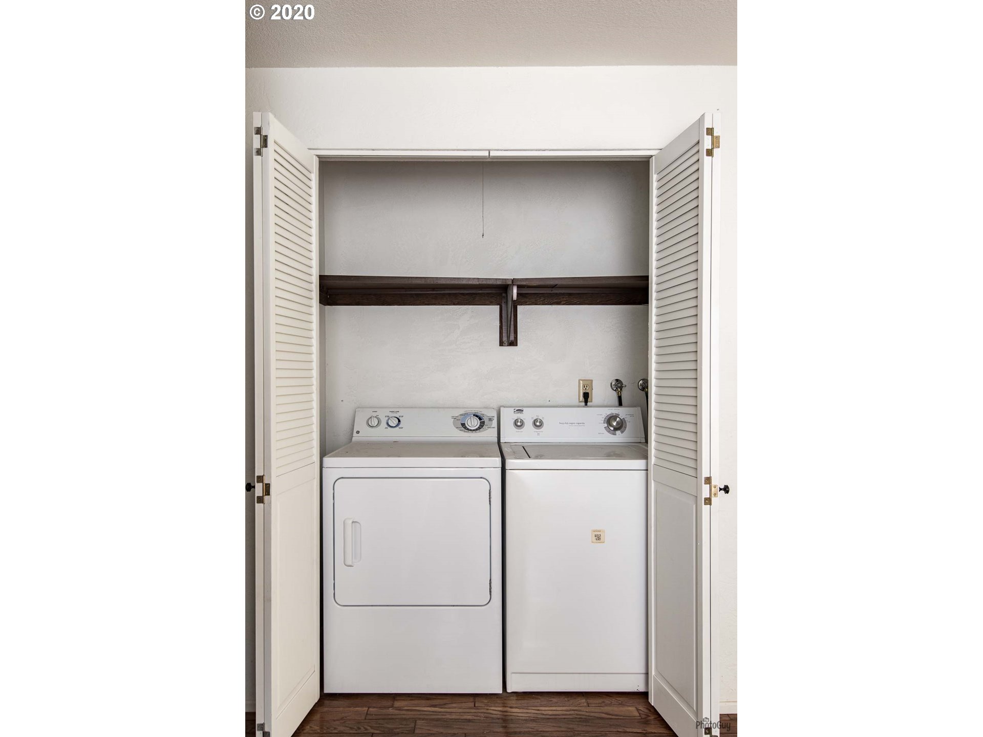 4429 Fox Hollow Road, Unit 2 Eugene, OR 97405 - Photo 22 of 27 Gallery Image 22