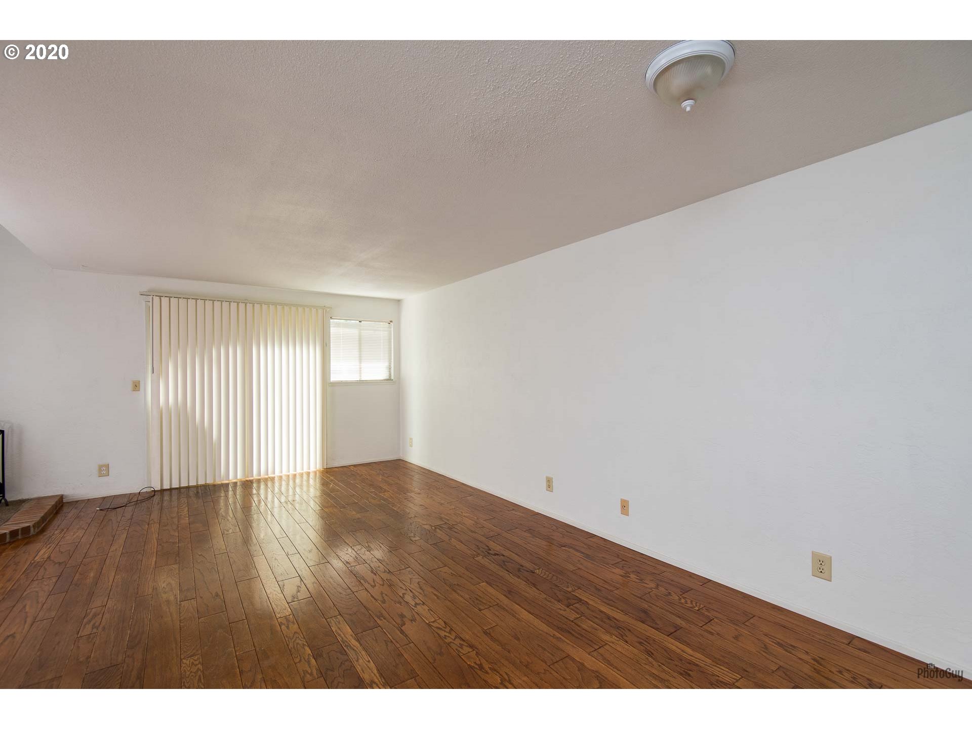 4429 Fox Hollow Road, Unit 2 Eugene, OR 97405 - Photo 7 of 27 Gallery Image 7