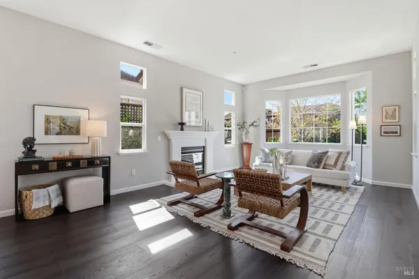 $1,198,000 | 1043 Allen Street, Petaluma, CA 94954