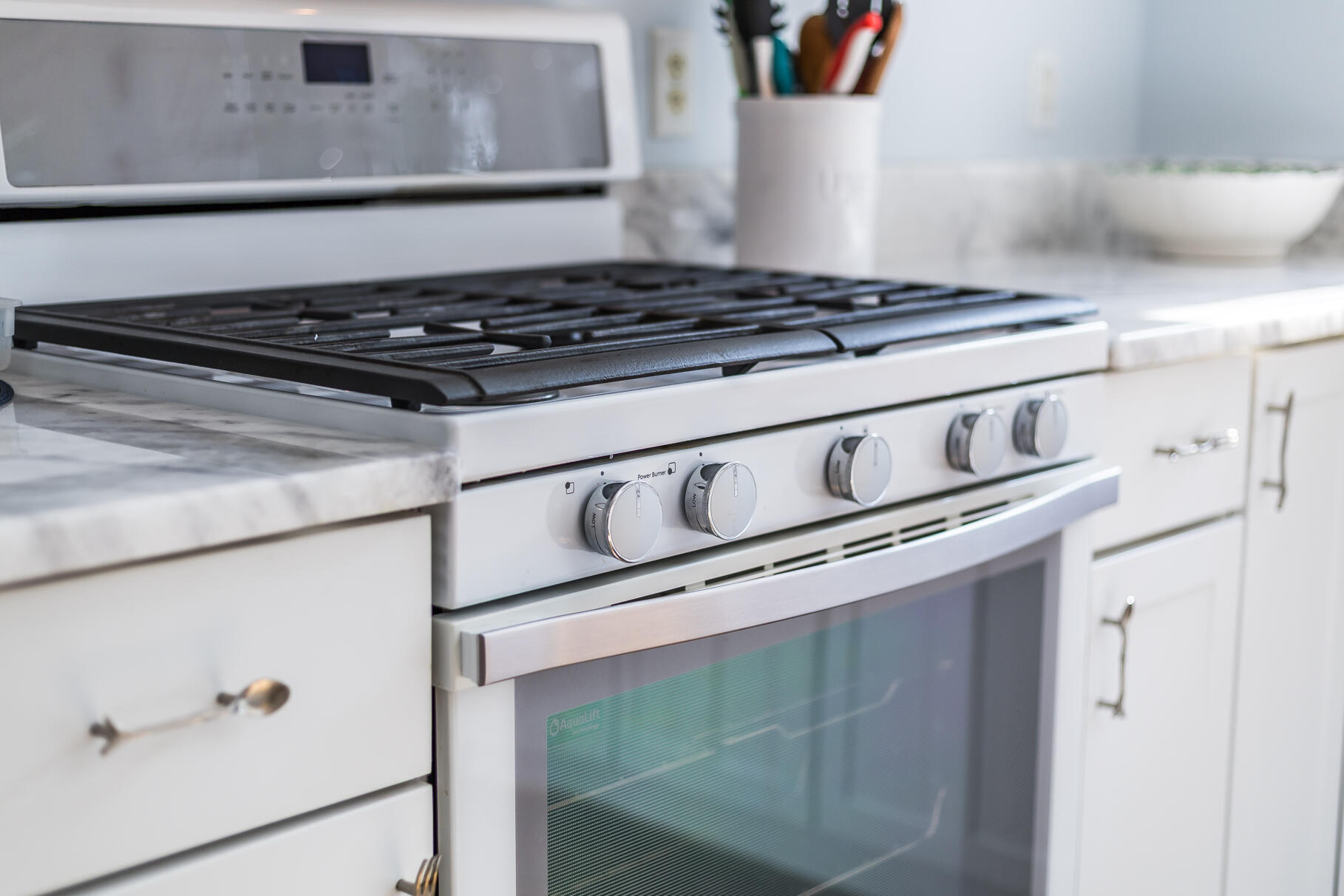 53 Great Oak Road Orleans, MA 02653 - Photo 6 of 53 a close view of stove