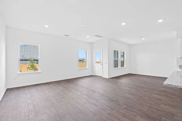 $329,990 | 18500 B Empire Path, Manor, TX 78653