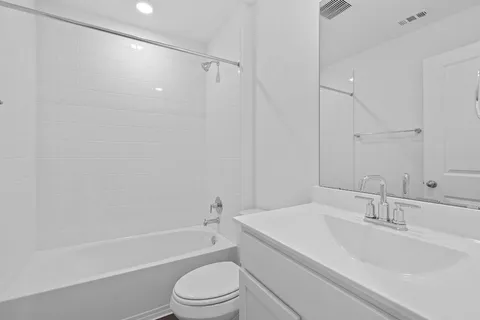 $329,990 | 18500 B Empire Path, Manor, TX 78653