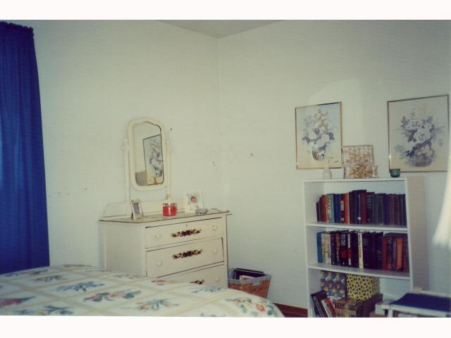 2735 Maywood Road Columbus, OH 43232 - Photo 5 of 10 Gallery Image 5