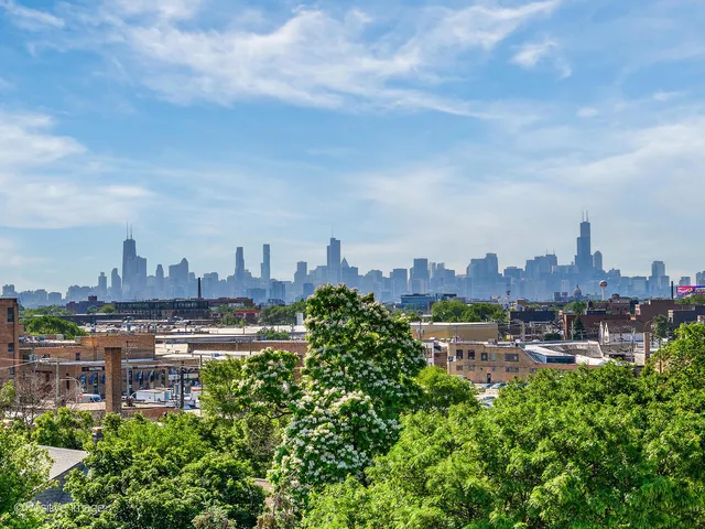 $650,000 | 2707 West Belmont Avenue, Unit 4W, Chicago, IL 60618