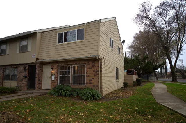 $270,000 | 4493 Townehome Drive, Stockton, CA 95207