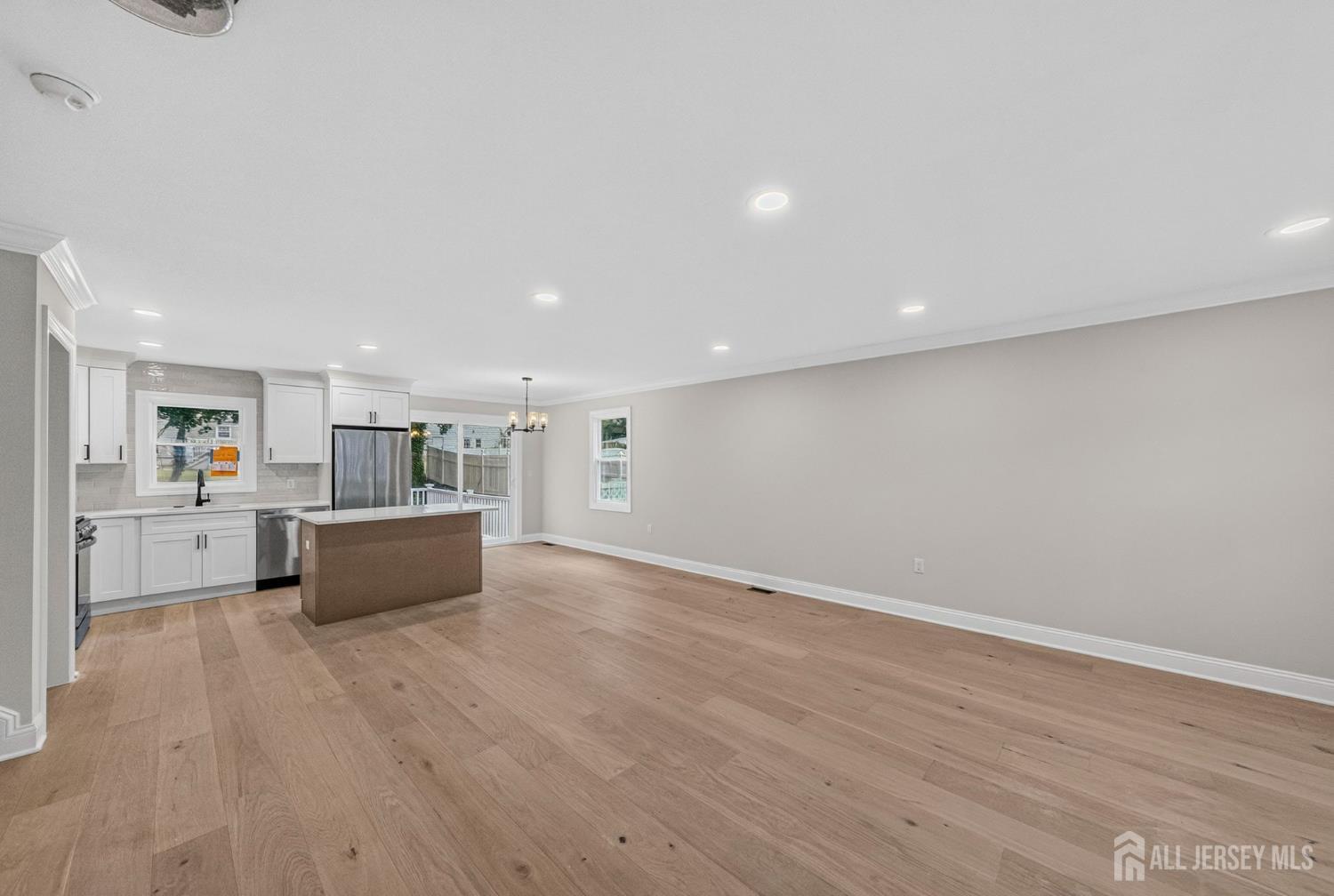 34 Larchmont Road Edison, NJ 08837 - Photo 9 of 38