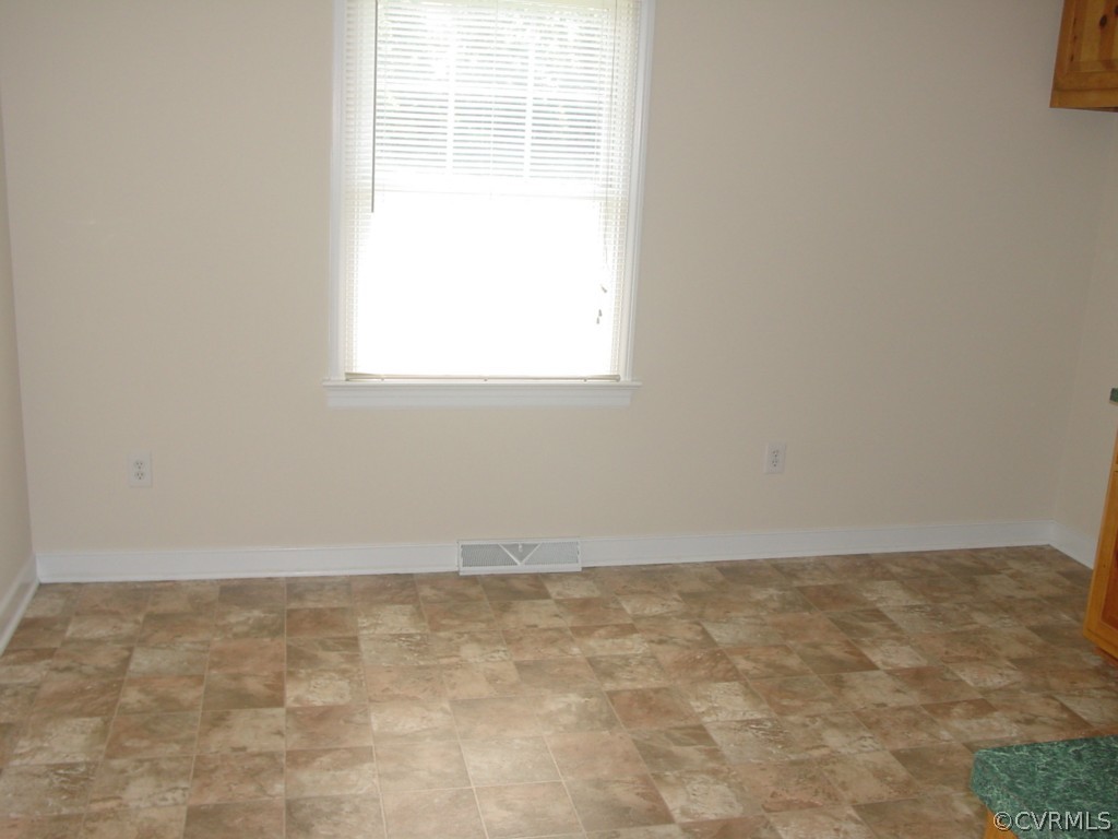 3217 Nelsons Bridge Road Hanover, VA 23069 - Photo 9 of 14 Gallery Image 9