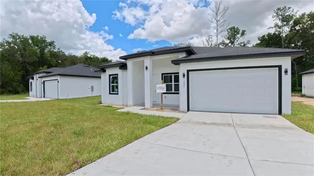 $330,000 | 24395 Northwest Foxglove Lane, Dunnellon, FL 34431