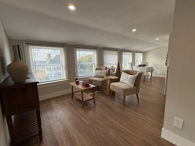 $1,725 | 48 Warren Avenue, Unit 5, Woburn, MA 01801