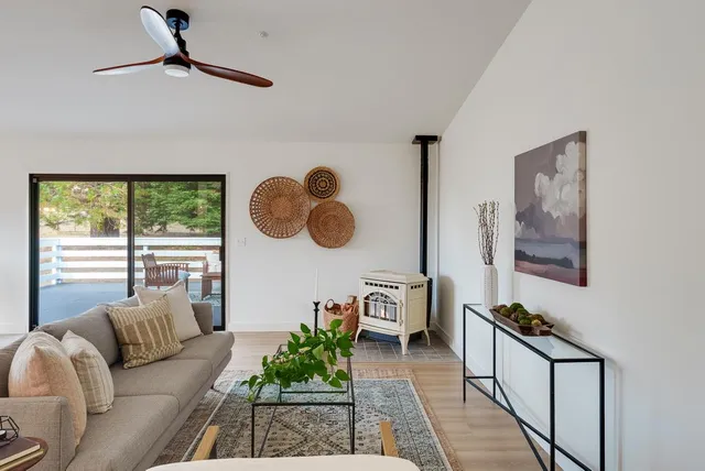 a view of a entryway in a house
