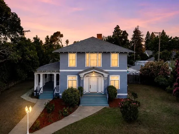 $605,000 | 401 West Grove Avenue, Visalia, CA 93291