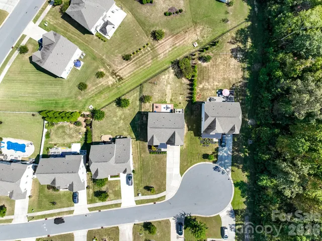 $675,000 | 1982 Smokey Quartz Road, Davidson, NC 28036