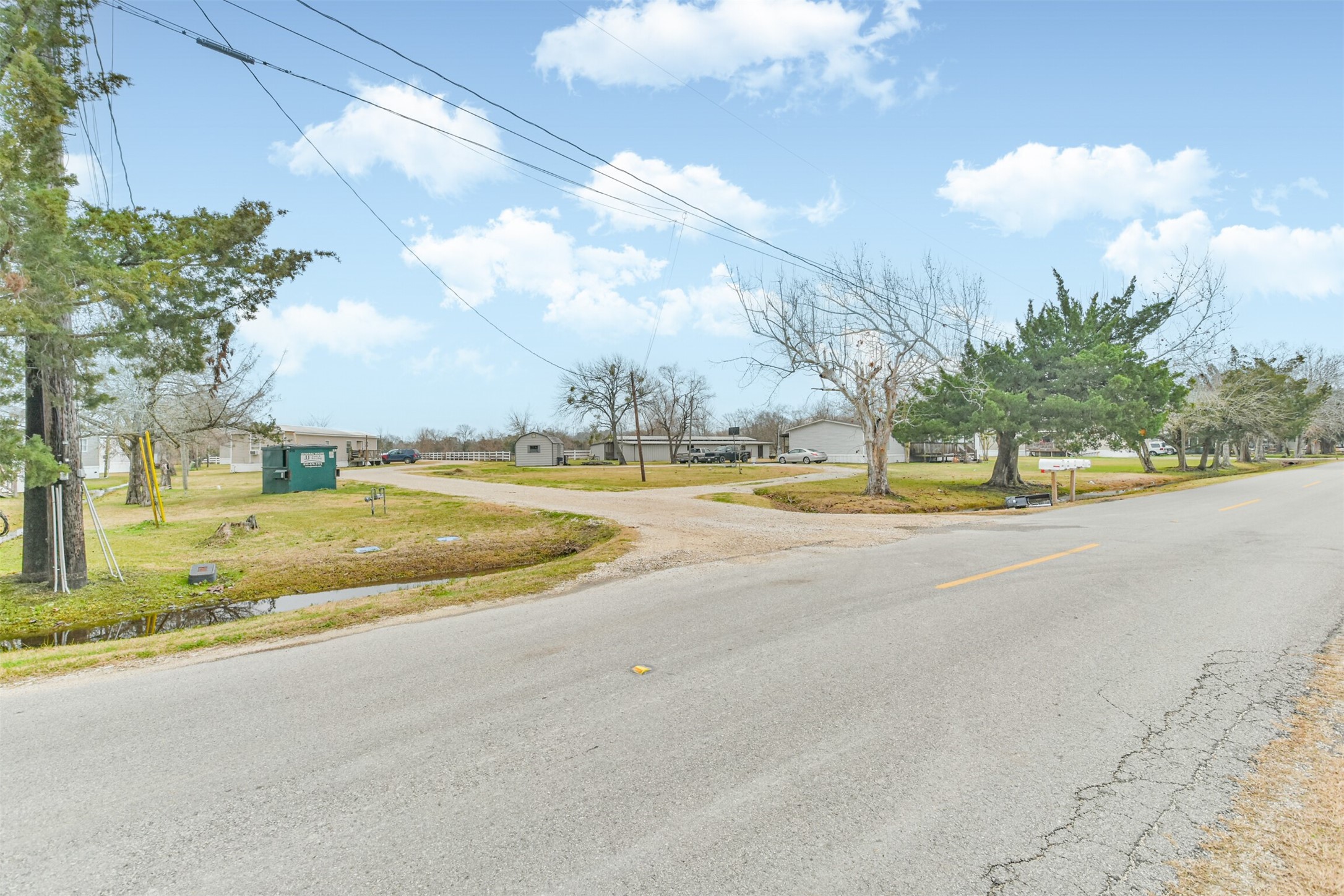1300 North Battlebell Road Highlands, TX 77562 - Photo 9 of 16