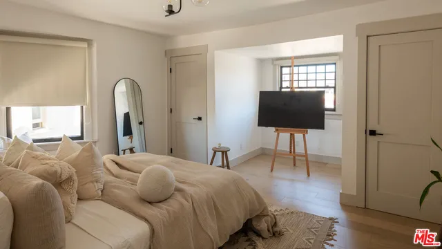 $1,799,000 | 1715 South Kingsley Drive, Los Angeles, CA 90006