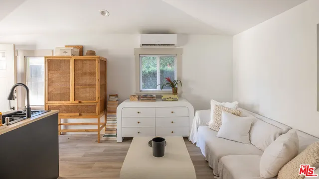 $1,799,000 | 1715 South Kingsley Drive, Los Angeles, CA 90006