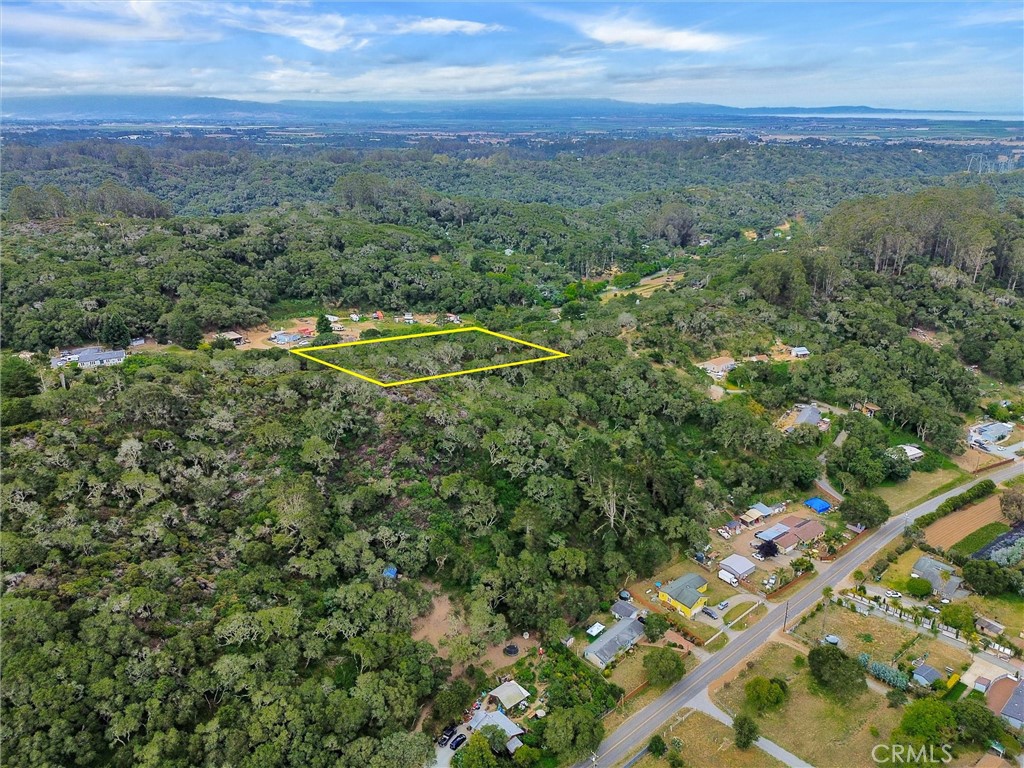 221 Tucker Road Watsonville, CA 95076 - Photo 3 of 31