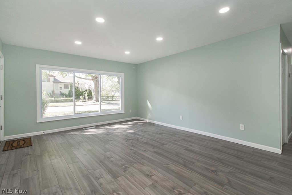 11343 Snow Road Parma Heights, OH 44130 - Photo 2 of 26