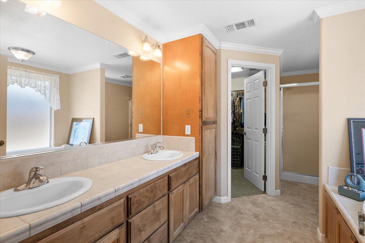 2308 Rabun Way Central Point, OR 97502 - Photo 13 of 26 23-CI_6966