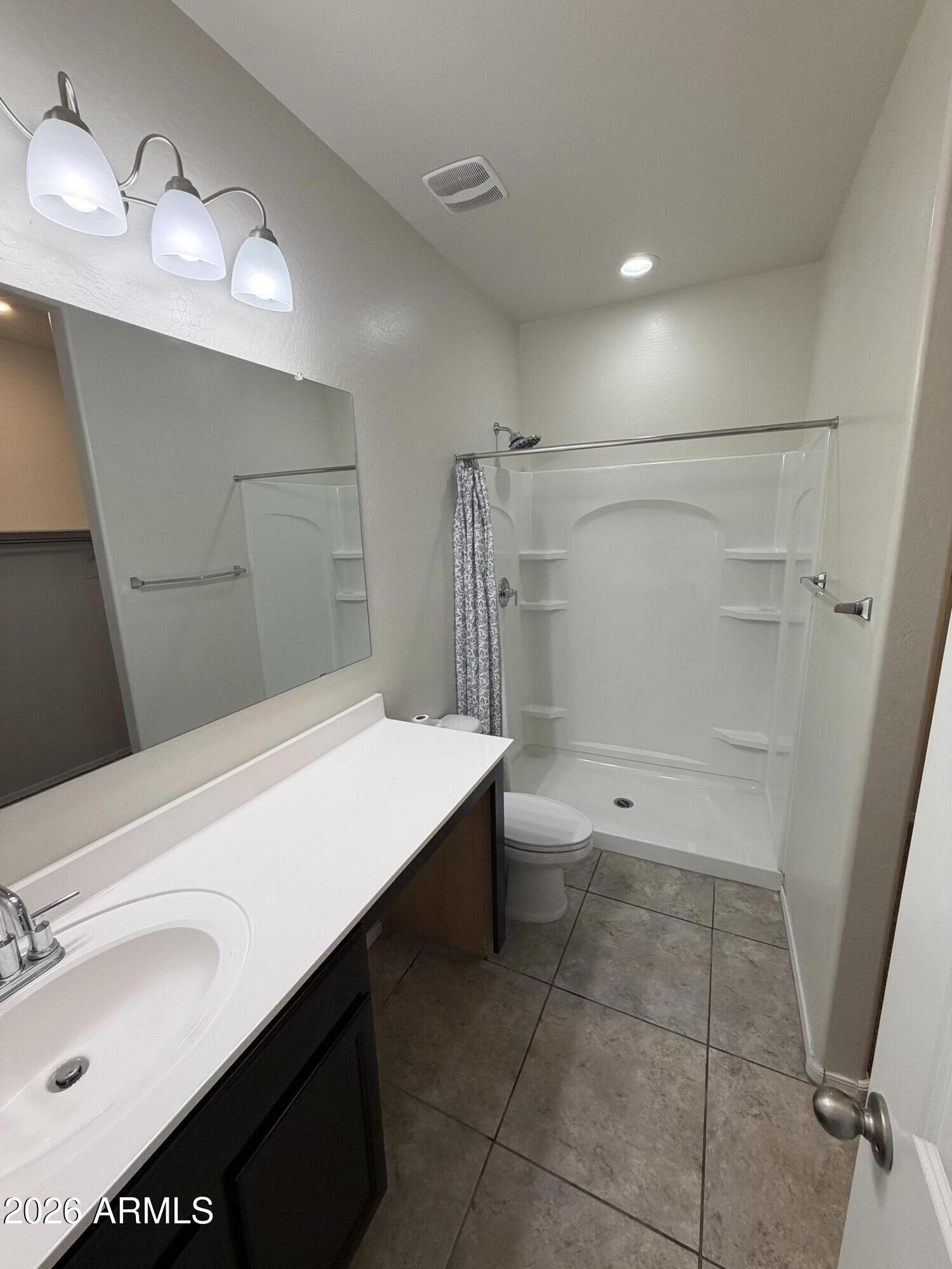 7836 West Riverside Avenue Phoenix, AZ 85043 - Photo 10 of 24 Primary Bathroom