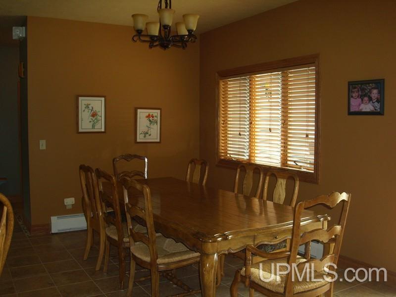5545 25th Road Gladstone, MI 49837 - Photo 9 of 21