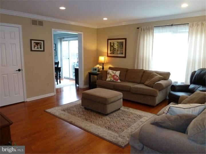 5419 Rinker Circle, Unit 258 Doylestown, PA 18902 - Photo 5 of 22 Living Room