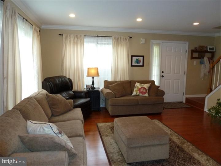 5419 Rinker Circle, Unit 258 Doylestown, PA 18902 - Photo 6 of 22 Living Room