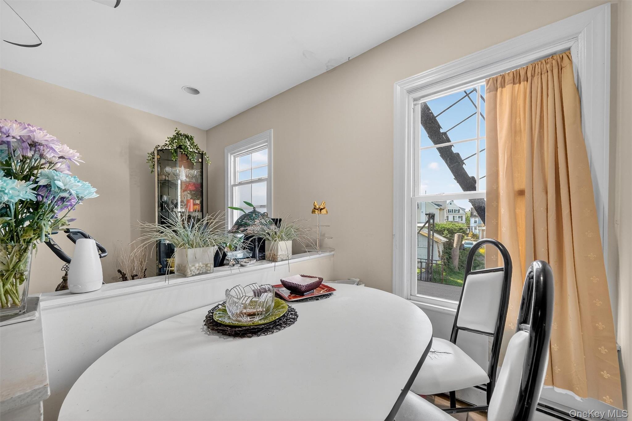 16 Maple Place Ossining, NY 10562 - Photo 19 of 45 a dining room with furniture and window