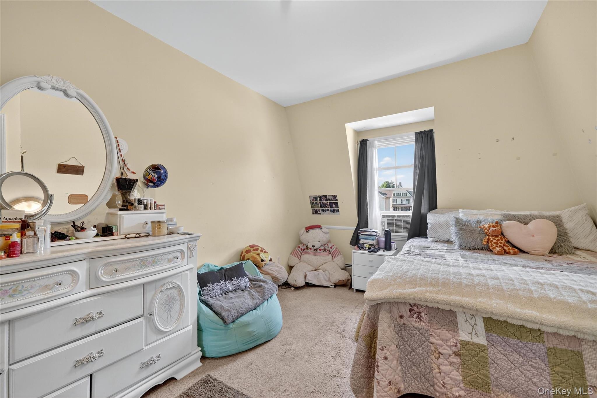 16 Maple Place Ossining, NY 10562 - Photo 32 of 45 a bedroom with two beds and a dresser