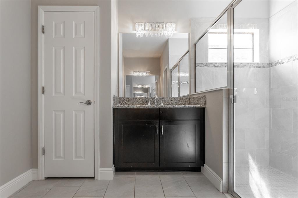 6906 Paradiso Drive Apollo Beach, FL 33572 - Photo 22 of 37 a kitchen with a sink