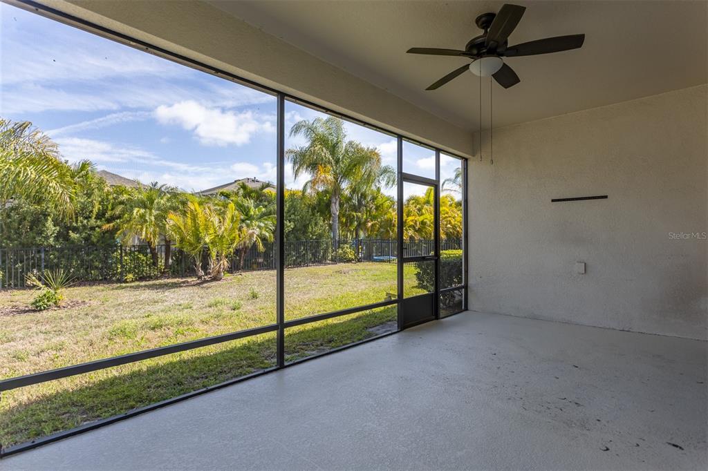 6906 Paradiso Drive Apollo Beach, FL 33572 - Photo 30 of 37 a view of a room with a big yard