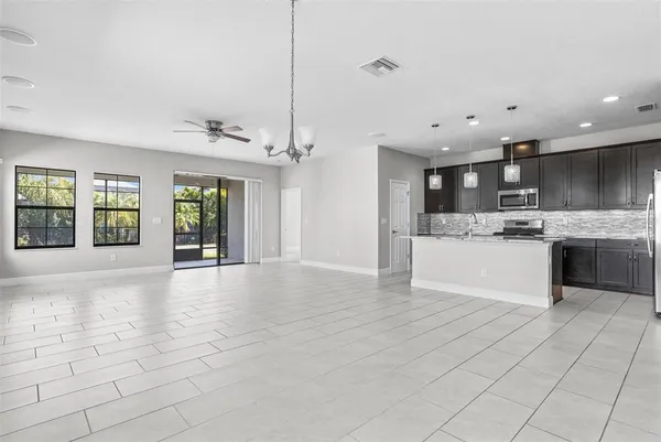 $429,999 | 6906 Paradiso Drive, Apollo Beach, FL 33572