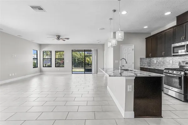 $429,999 | 6906 Paradiso Drive, Apollo Beach, FL 33572