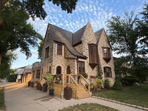 $1,575 | 2848 North 70th Street, Milwaukee, WI 53210
