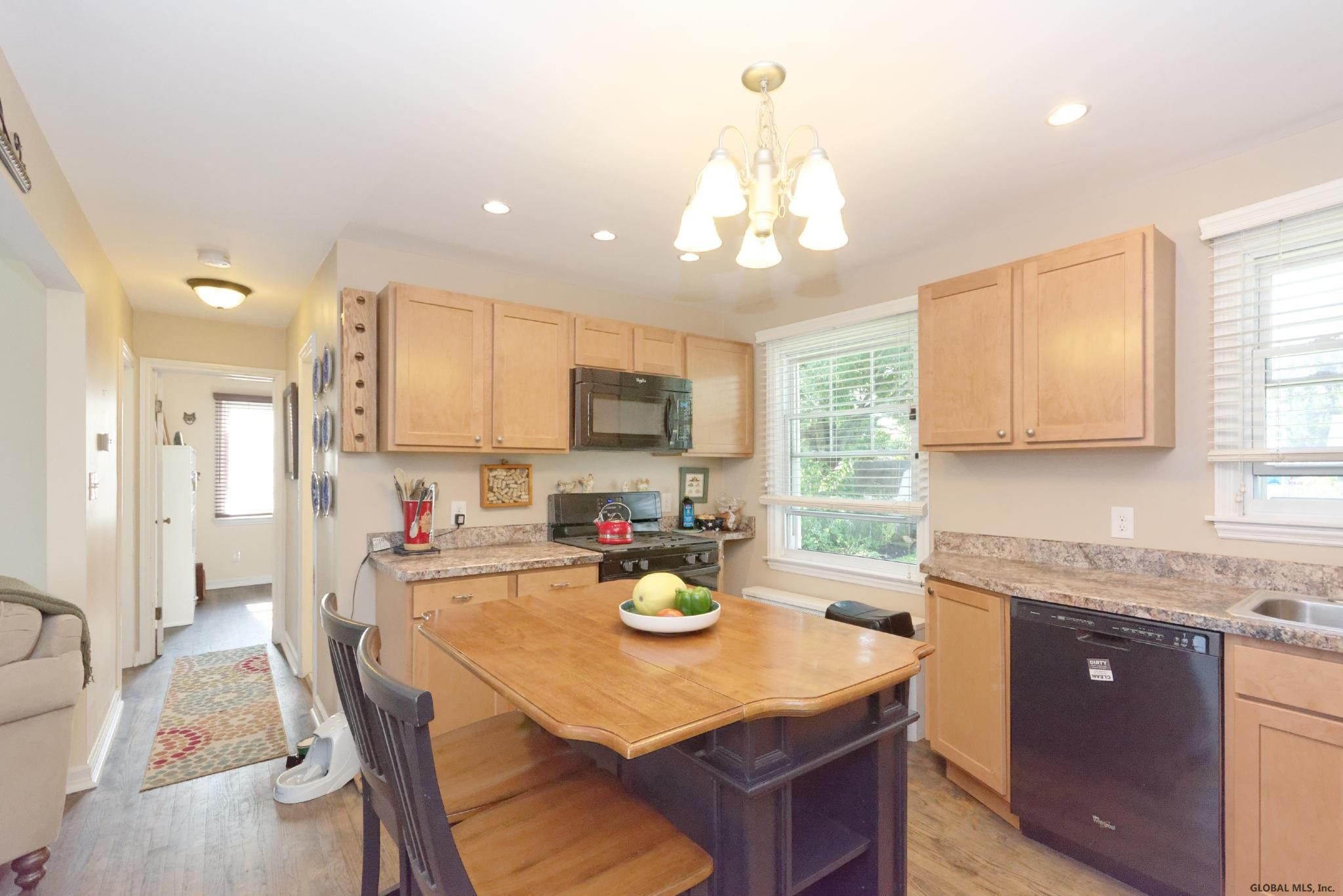 1011 Community Road Rotterdam, NY 12303 - Photo 6 of 30 Photo 7