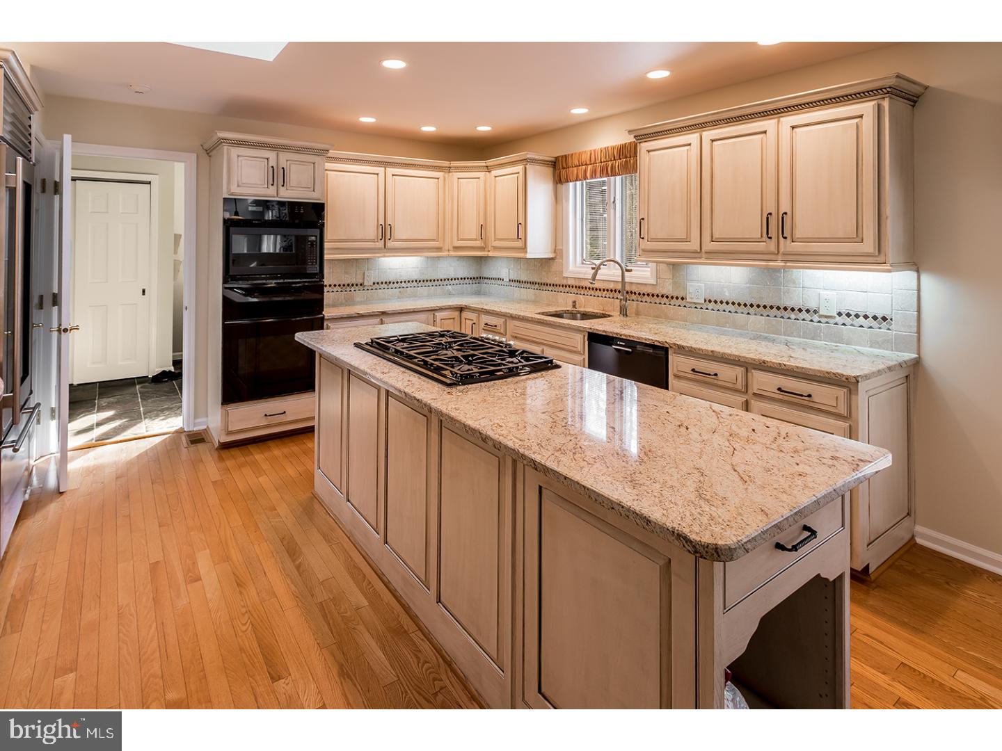 16 Tansborough Road Medford, NJ 08055 - Photo 7 of 25 Kitchen