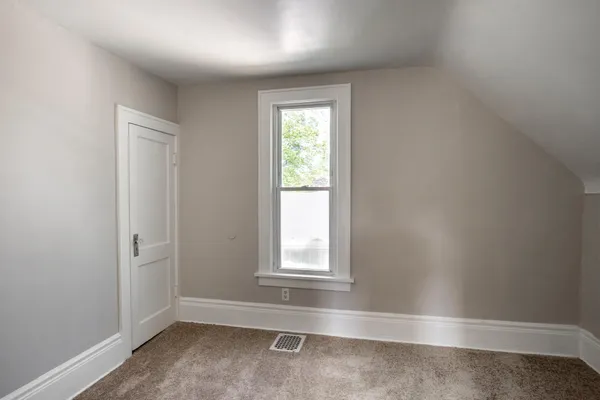 $309,900 | 188 Wyoming Street East, St. Paul, MN 55107
