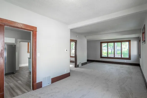$309,900 | 188 Wyoming Street East, St. Paul, MN 55107