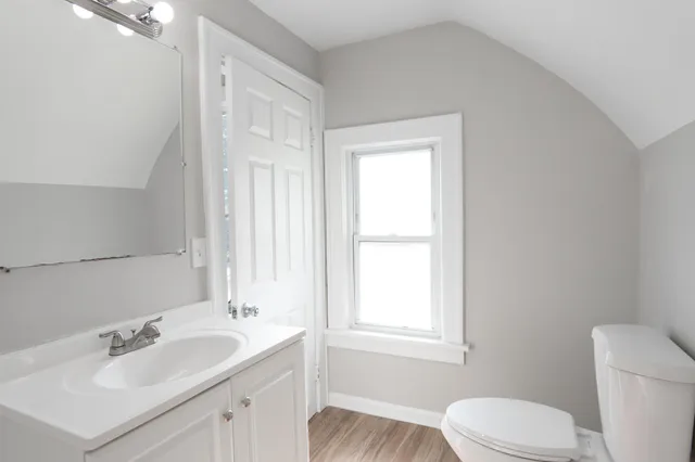 $309,900 | 188 Wyoming Street East, St. Paul, MN 55107