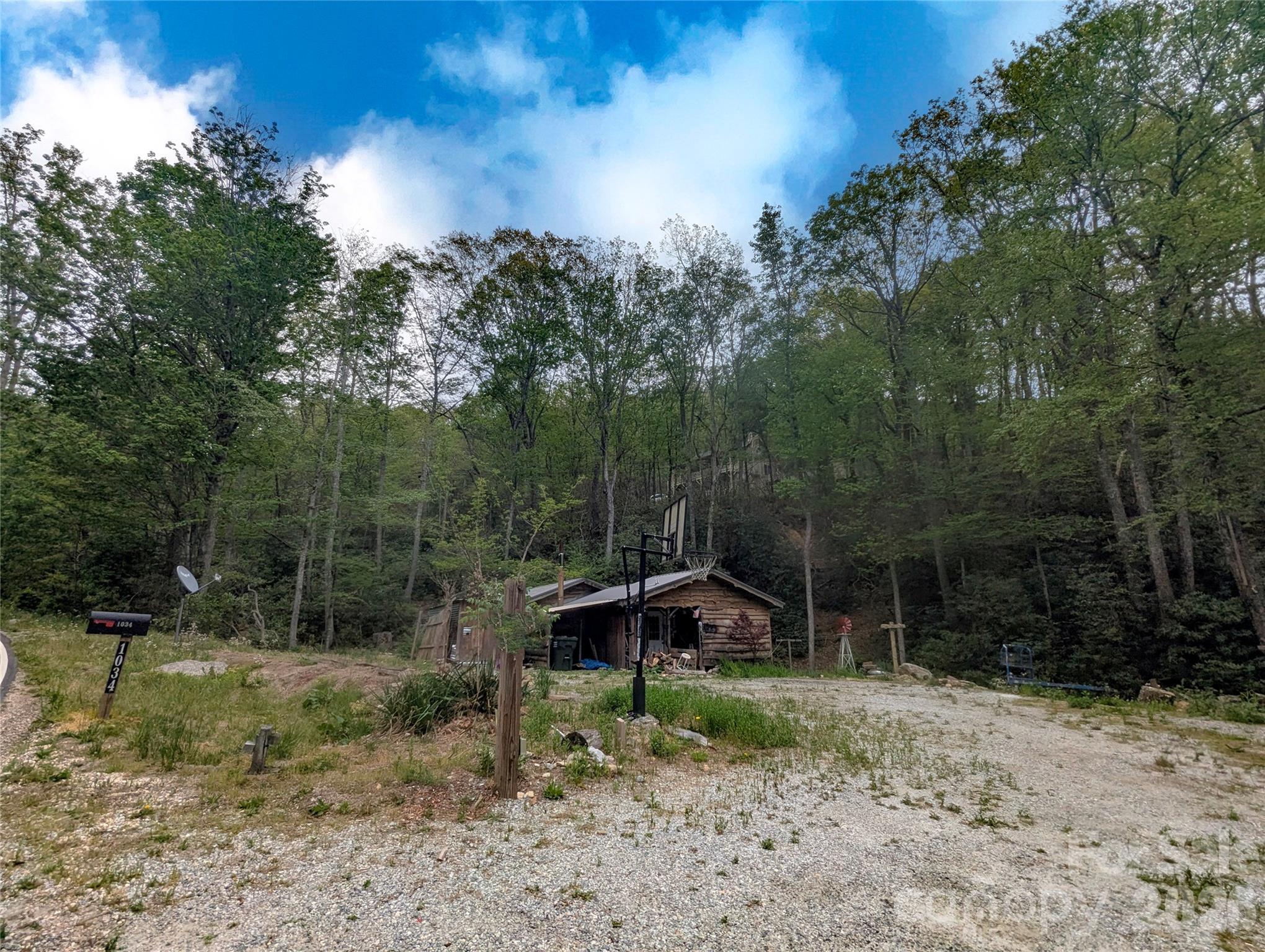 1034 Kyles Creek Road Hendersonville, NC 28792 - Photo 8 of 23