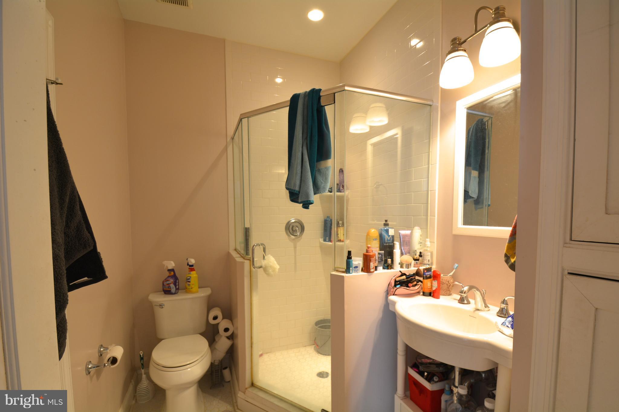 620 9th Street Northeast Washington, DC 20002 - Photo 19 of 24 Bath (Master)