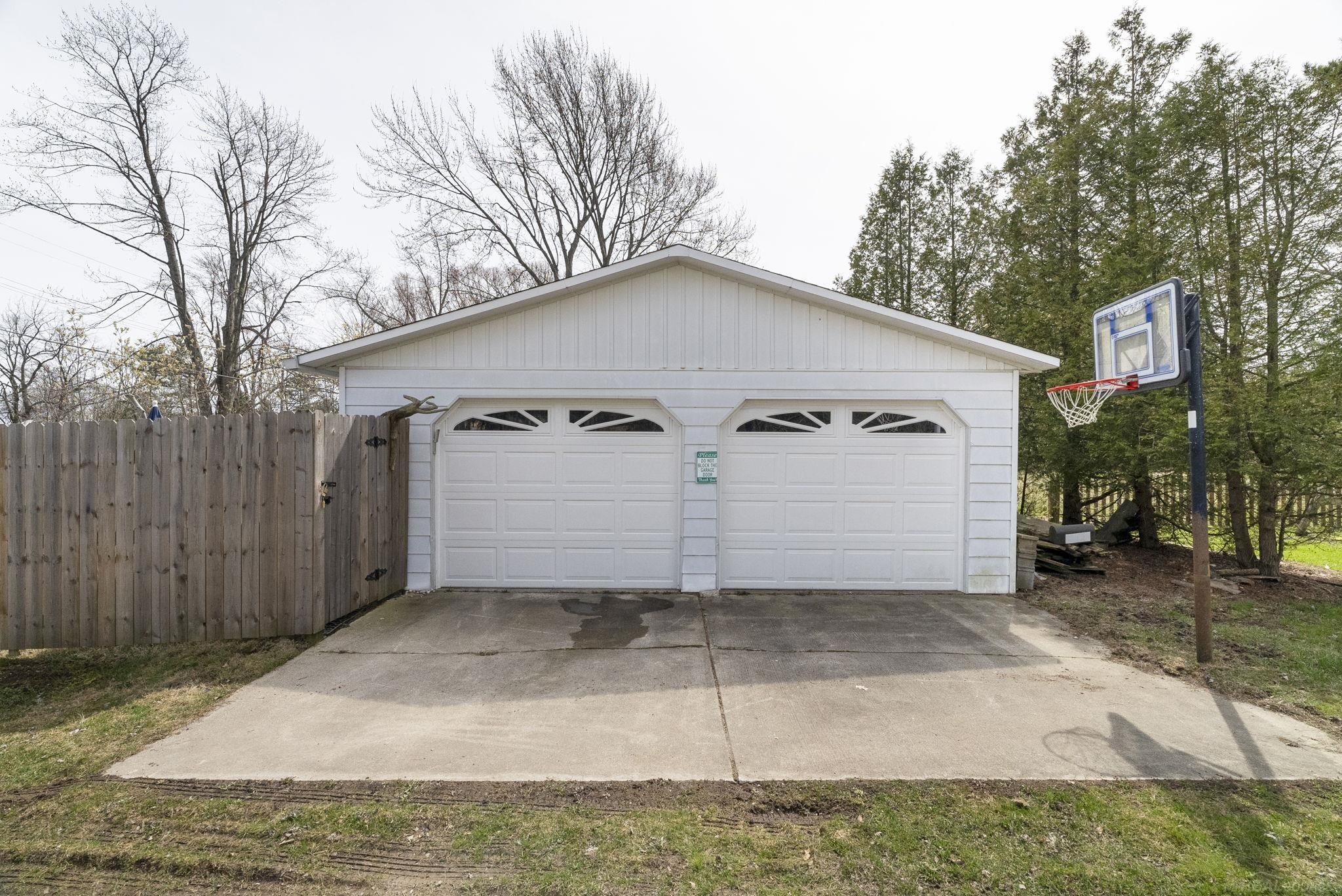 3705 Lakeshore Road Lexington, MI 48450 - Photo 75 of 85 garage