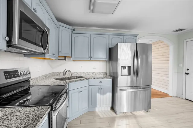 $649,000 | 4 Phillips Avenue, Middletown, RI 02842