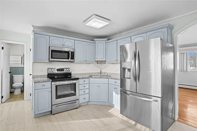 $649,000 | 4 Phillips Avenue, Middletown, RI 02842