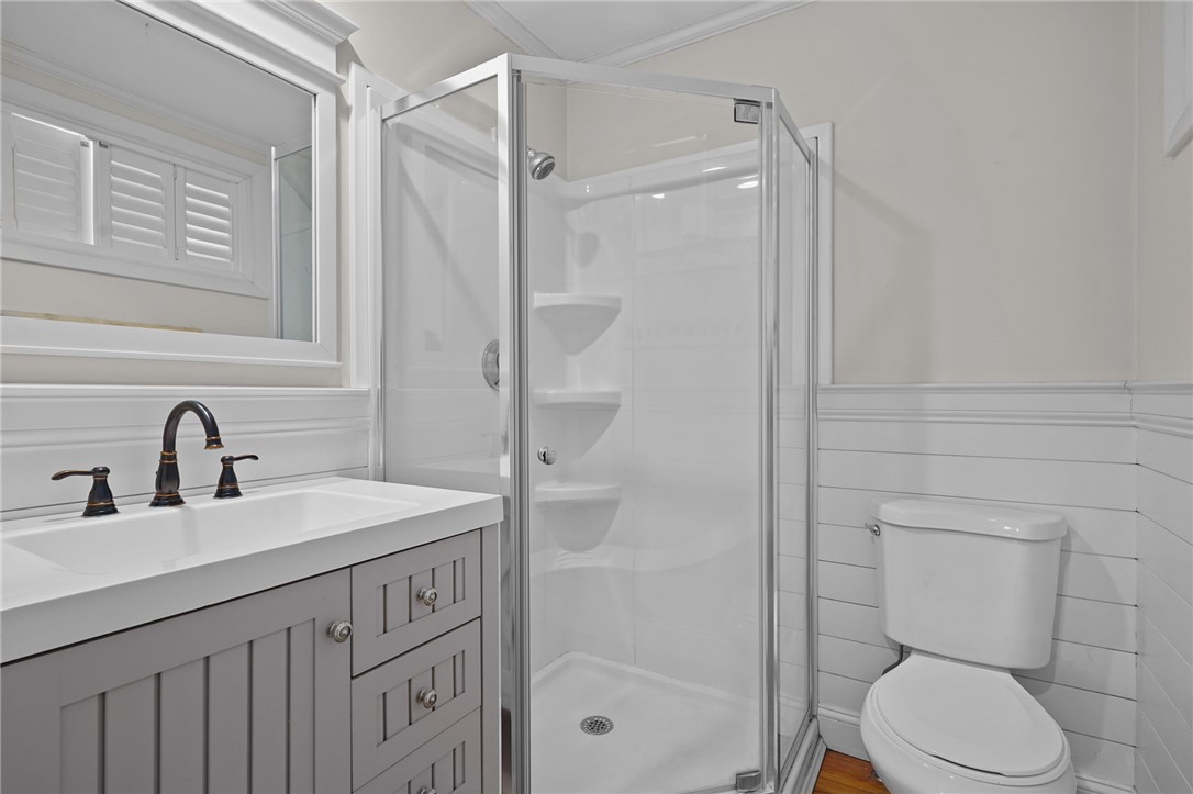 4 Phillips Avenue Middletown, RI 02842 - Photo 27 of 44 en-suite bath