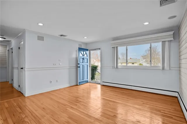 $649,000 | 4 Phillips Avenue, Middletown, RI 02842