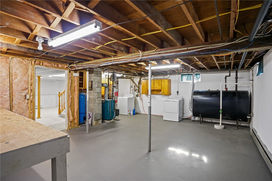 4 Phillips Avenue Middletown, RI 02842 - Photo 33 of 44