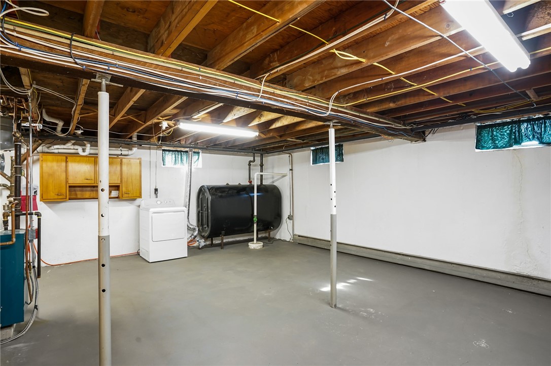 4 Phillips Avenue Middletown, RI 02842 - Photo 35 of 44