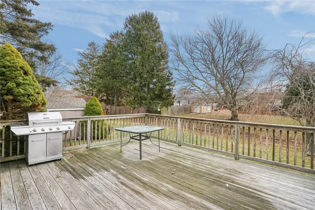 $649,000 | 4 Phillips Avenue, Middletown, RI 02842