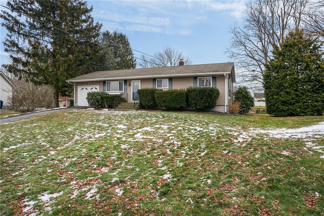 4 Phillips Avenue Middletown, RI 02842 - Photo 41 of 44